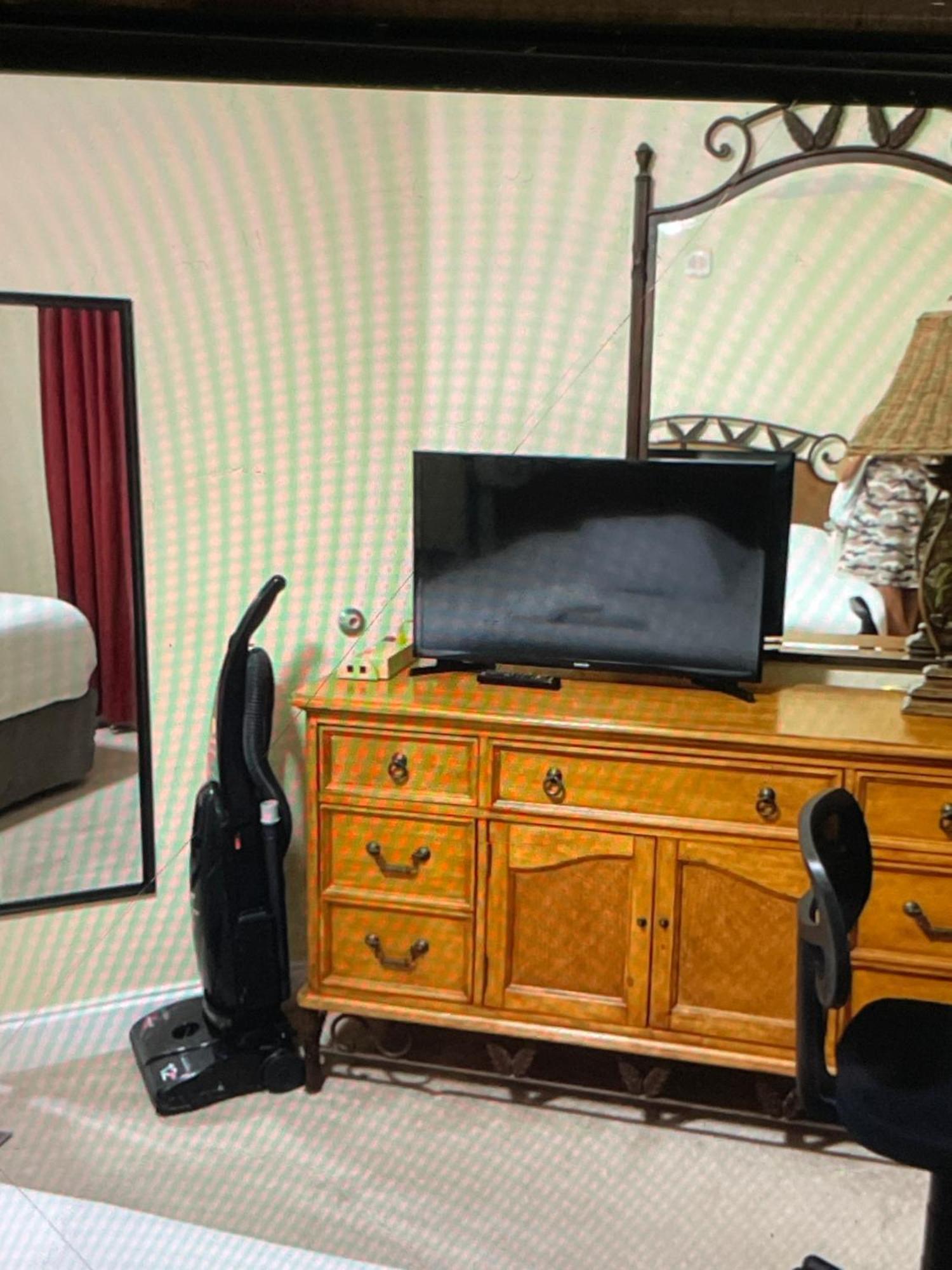 Disney Just 1 And A Quarter Mile Away, Blue Heron 1 Room 2 Bath,Amenities,6 Guests, Walk To Restaurants, No Fees At Check In Орландо Экстерьер фото